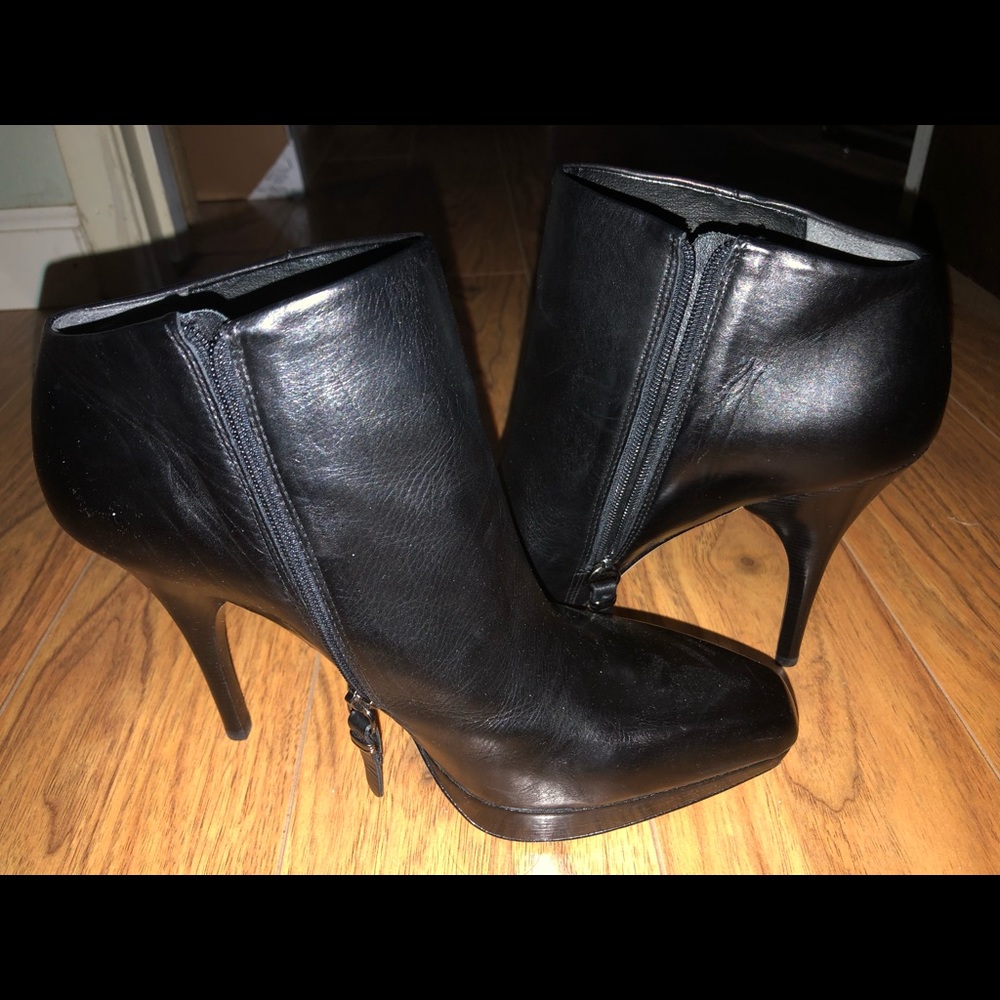 Via Spiga - black calf leather booties size 8